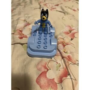 LEGO DUPLO Bluey Figure With Car